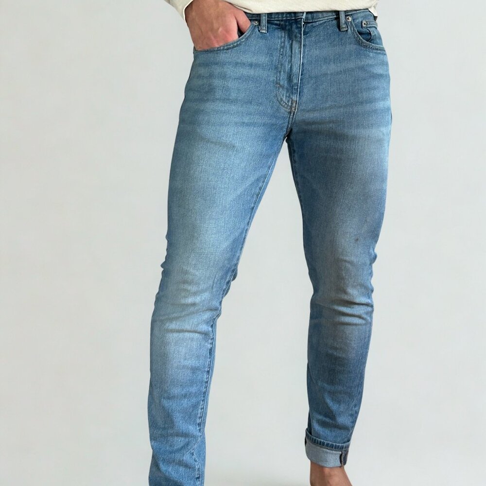 J Crew Men's Straight Fit Jean in Signature Flex